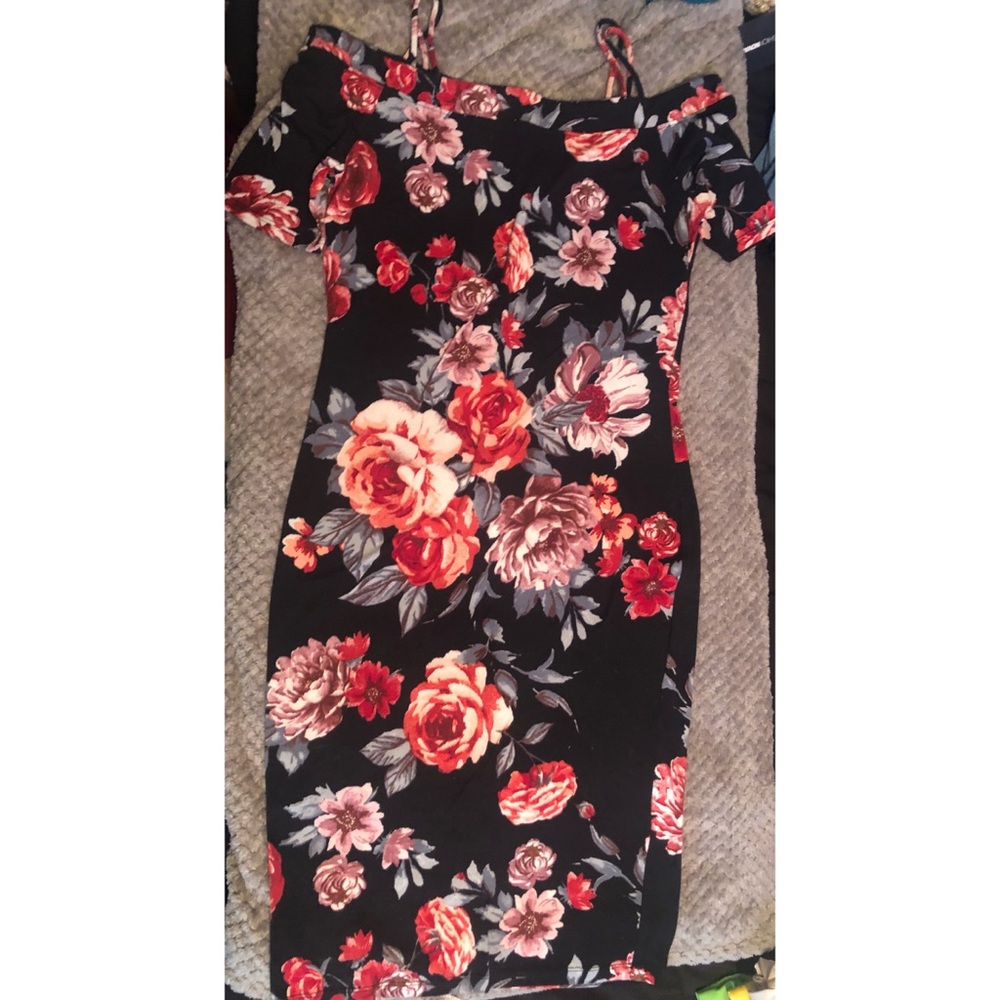 Haute Monde Cold Shoulder Midi Dress